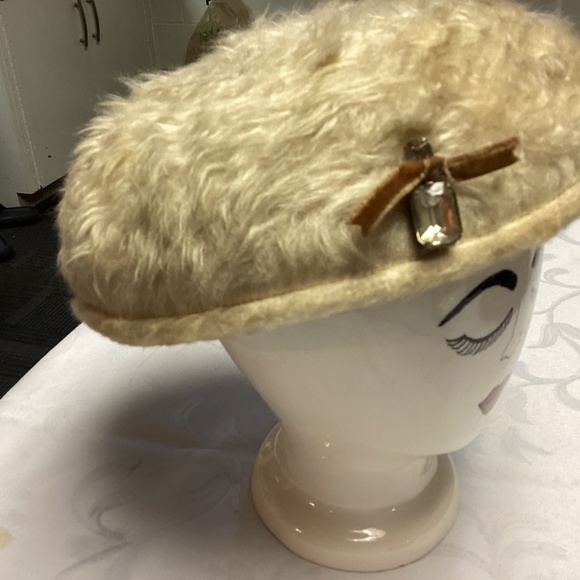 Vintage hat, beautiful with embellishment must see - Picture 6 of 6